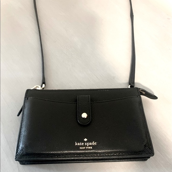 kate spade Handbags - Small Kate Spade Crossbody Purse